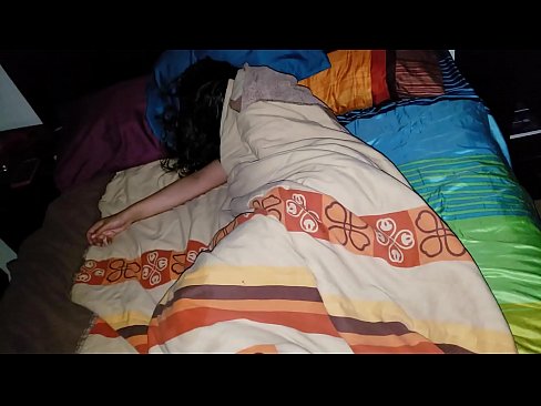 ❤️ Stepson akimtusi mama yake mdogo wa kambo wakati amelala. Ngono bora ❌️